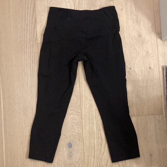 Women’s Patagonia Capri black workout pants size small - Picture 2 of 4